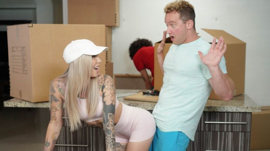 Watch Reality Kings...! Moving In On My New Roommate...! Cassidy Luxe, Van Wylde